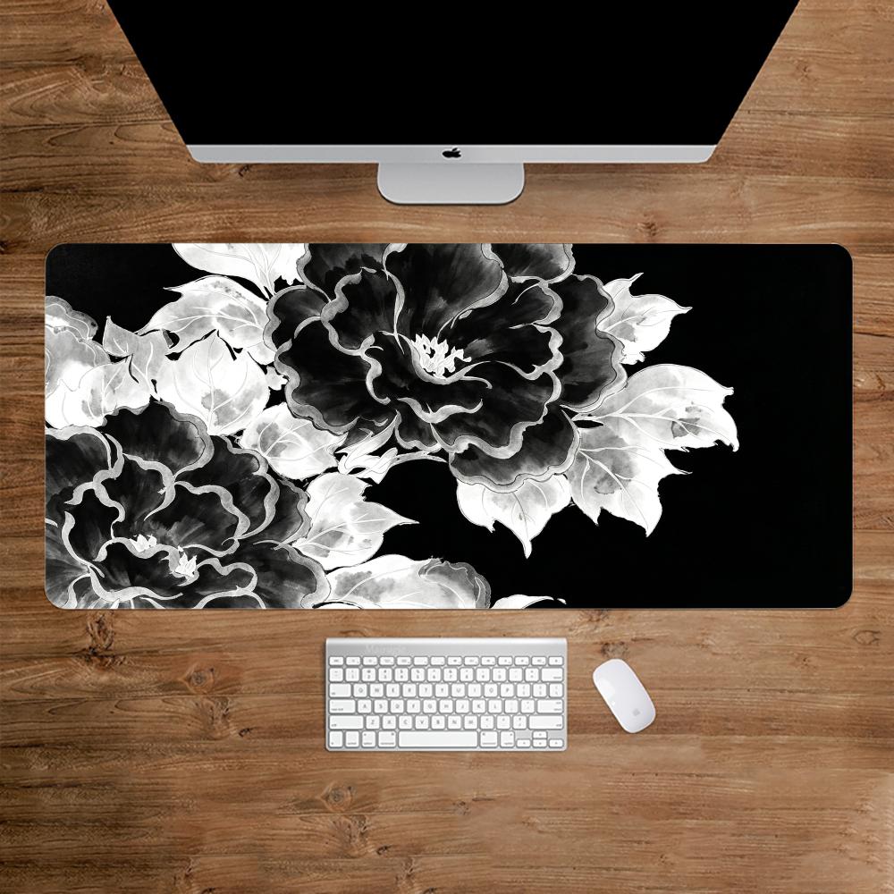 Desk Setup Black And White - Alas Mouse Peony Berwarna Hitam dan