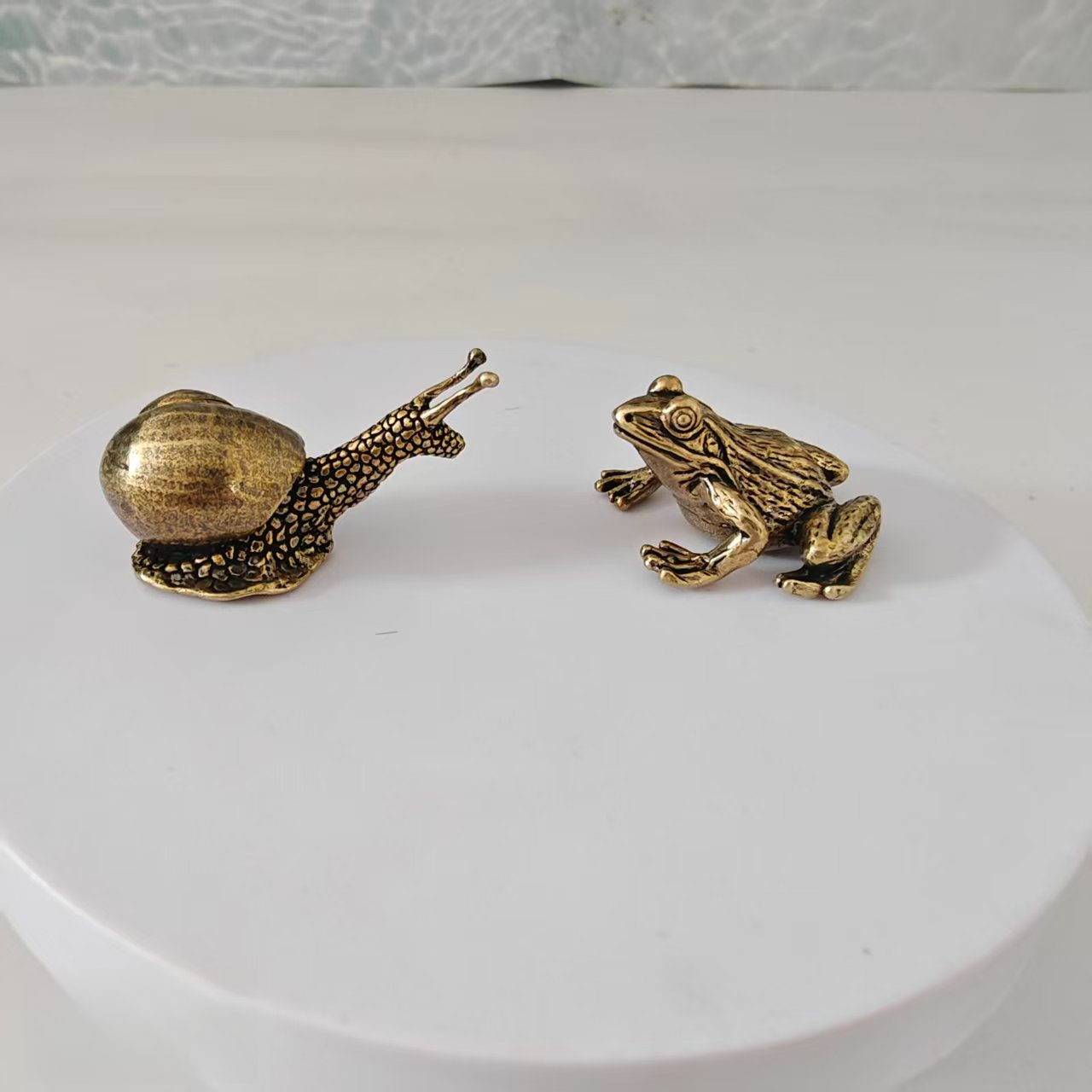 Desk Setup Nature - 2 buah ornamen mini katak dan